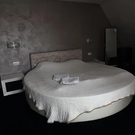 Agusta Hotel, Garden & 3* Veliko Tárnovo