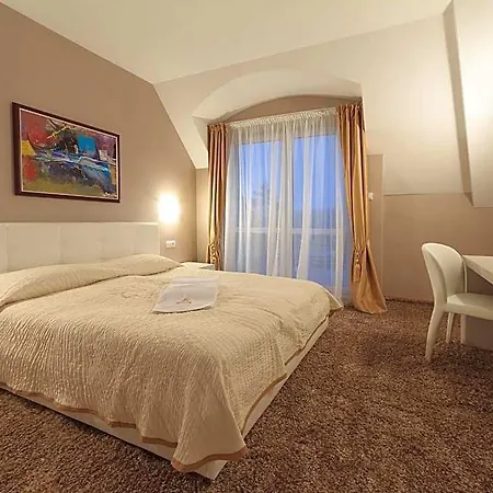 Agusta Hotel, Garden & Hotel
