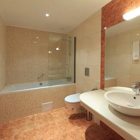 Ξενοδοχείο Agusta Hotel, Garden & Βελίκο Τίρνοβο