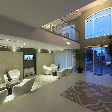 Agusta Hotel, Garden &