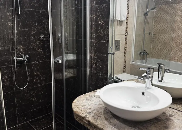 Agusta Hotel, Garden &