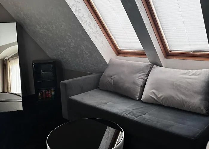 Agusta Hotel, Garden & Хотел Велико Търново