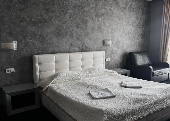 Agusta Hotel, Garden &