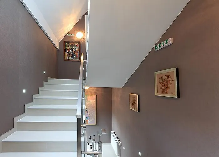 Хотел Agusta Hotel, Garden & 3*