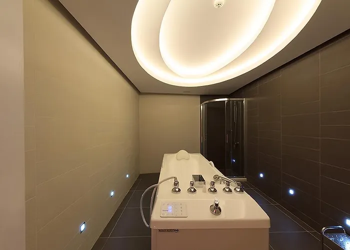 Хотел Agusta Hotel, Garden &